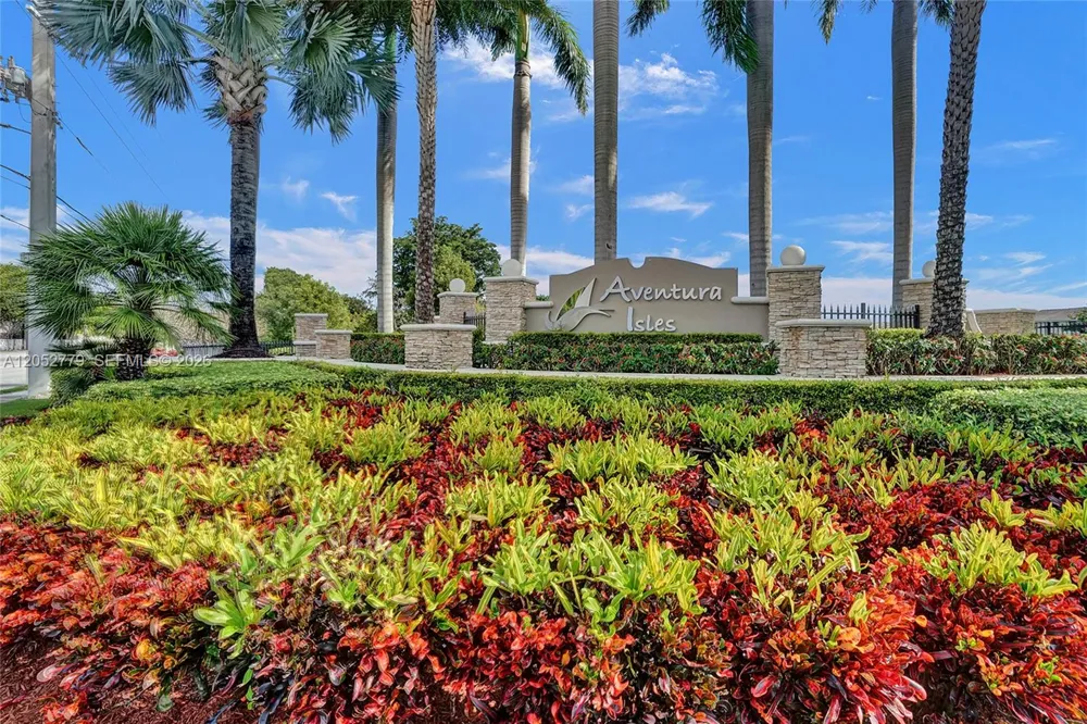 650 NE 191st Ter Miami, FL 33179
