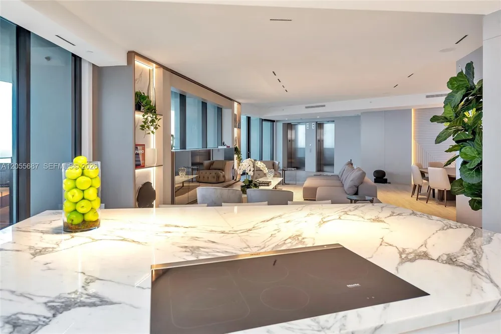 18555 Collins Ave #4705 Sunny Isles Beach, FL 33160