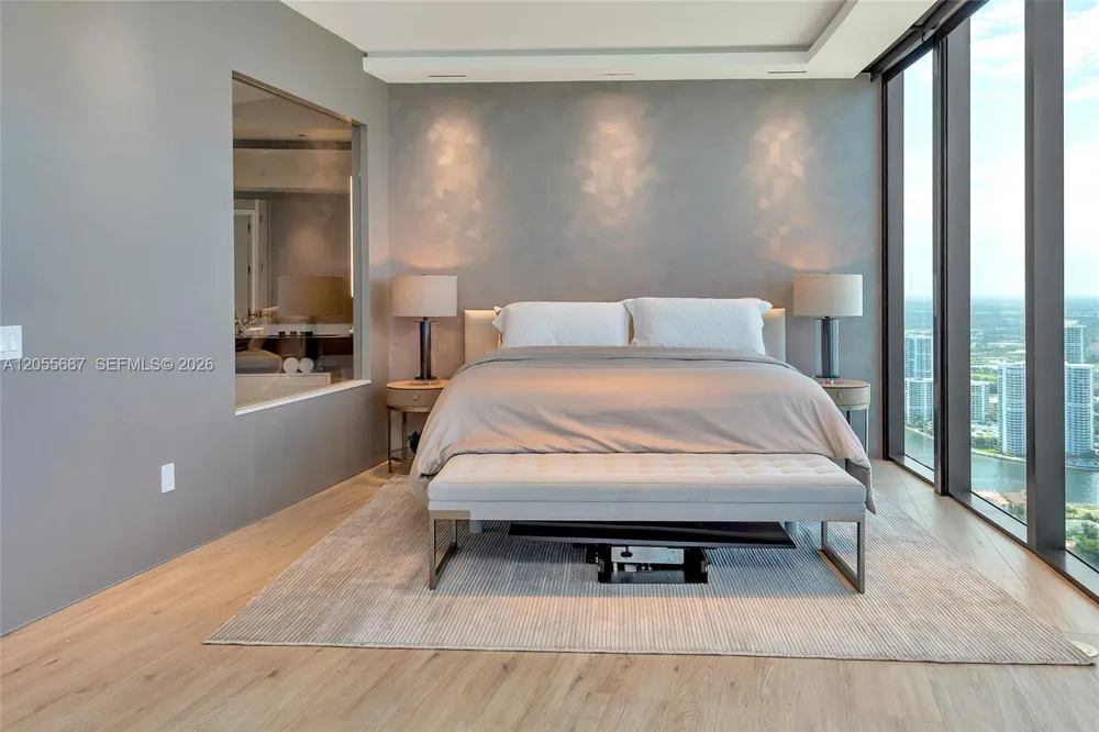 18555 Collins Ave #4705 Sunny Isles Beach, FL 33160