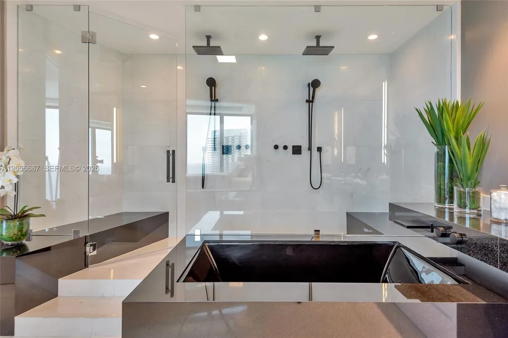 18555 Collins Ave #4705 Sunny Isles Beach, FL 33160