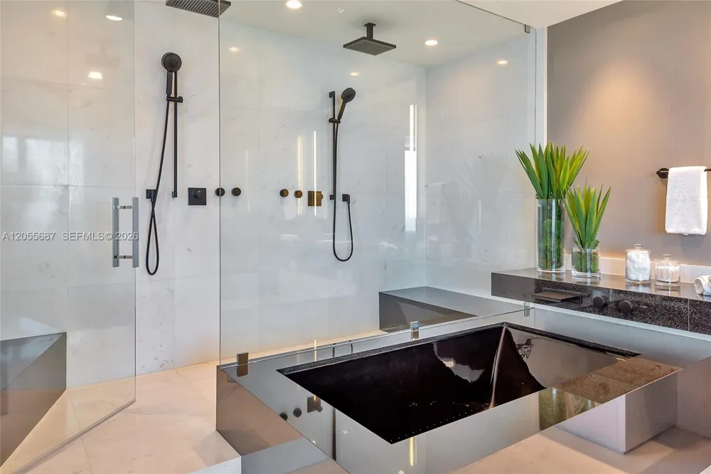 18555 Collins Ave #4705 Sunny Isles Beach, FL 33160