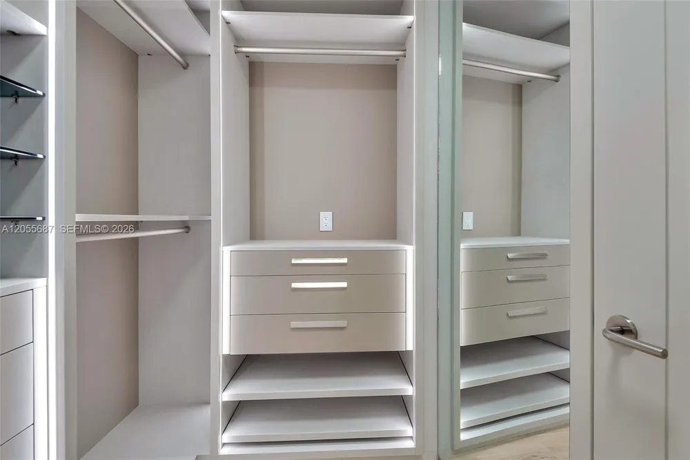 18555 Collins Ave #4705 Sunny Isles Beach, FL 33160