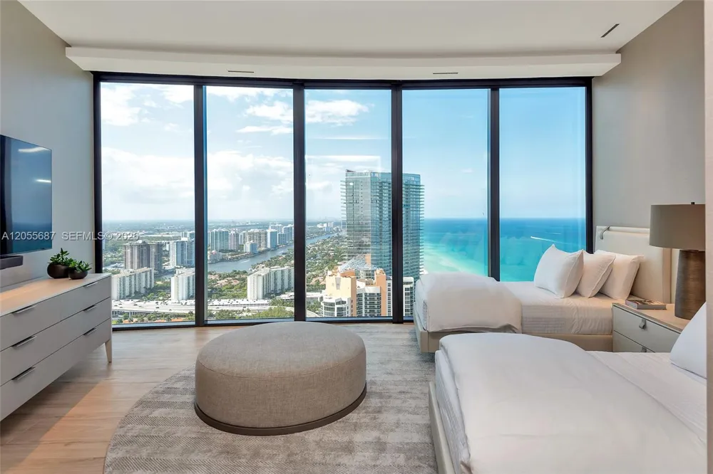 18555 Collins Ave #4705 Sunny Isles Beach, FL 33160