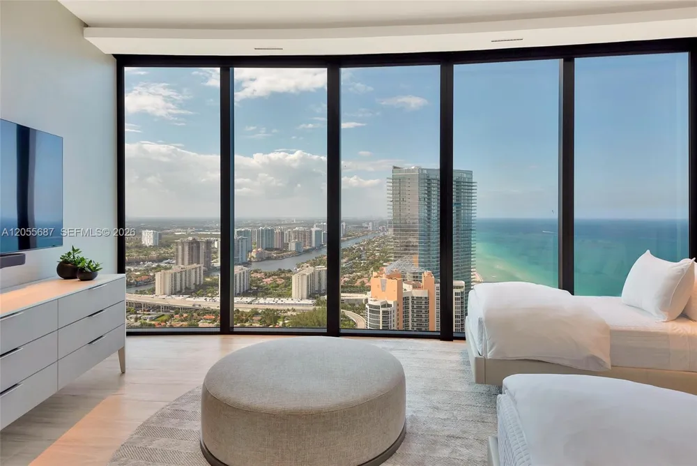 18555 Collins Ave #4705 Sunny Isles Beach, FL 33160