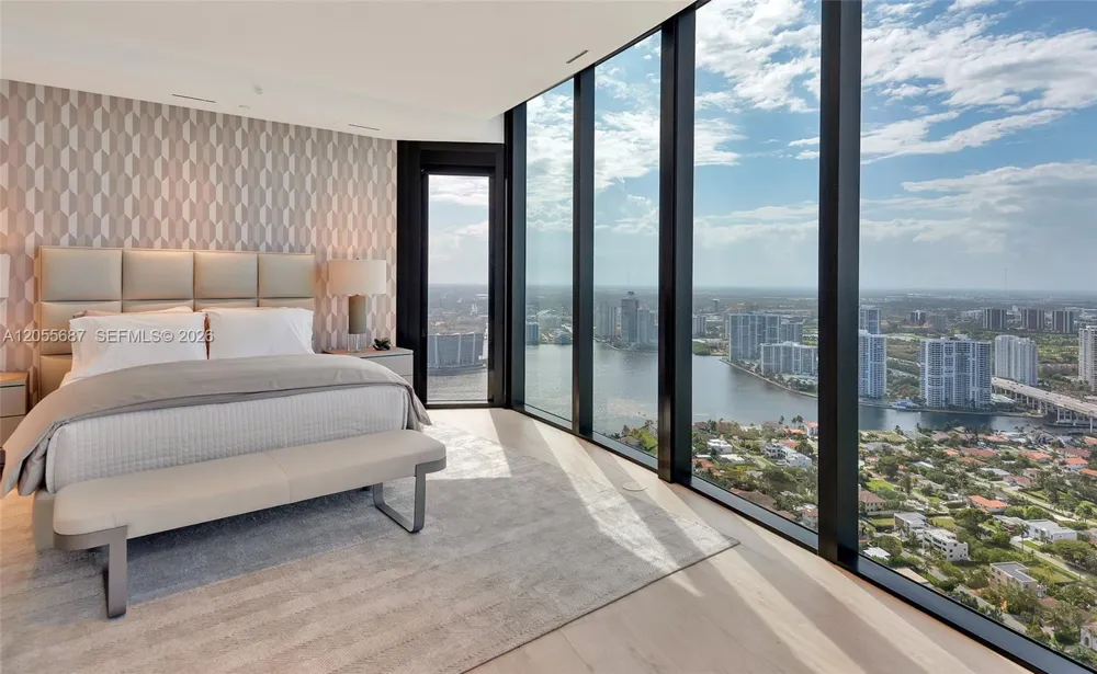 18555 Collins Ave #4705 Sunny Isles Beach, FL 33160