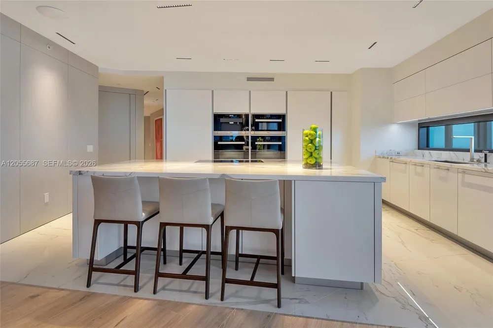 18555 Collins Ave #4705 Sunny Isles Beach, FL 33160