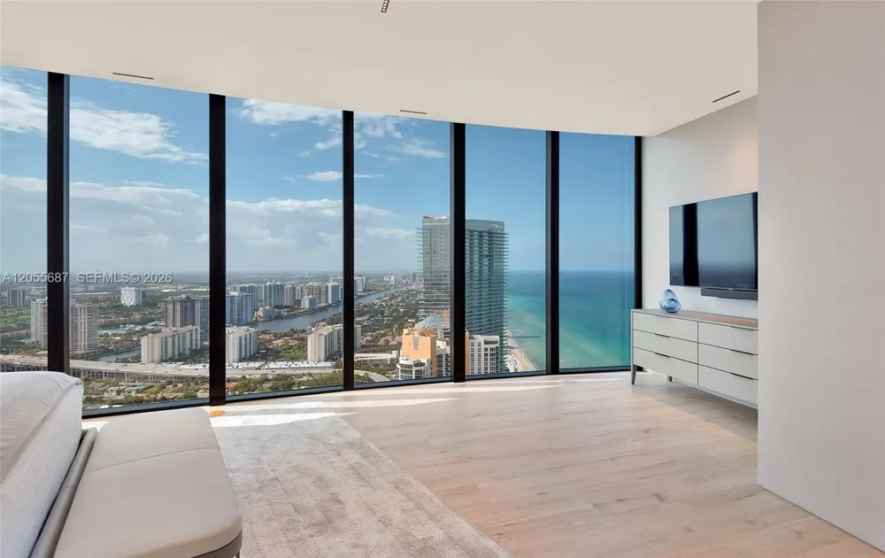 18555 Collins Ave #4705 Sunny Isles Beach, FL 33160