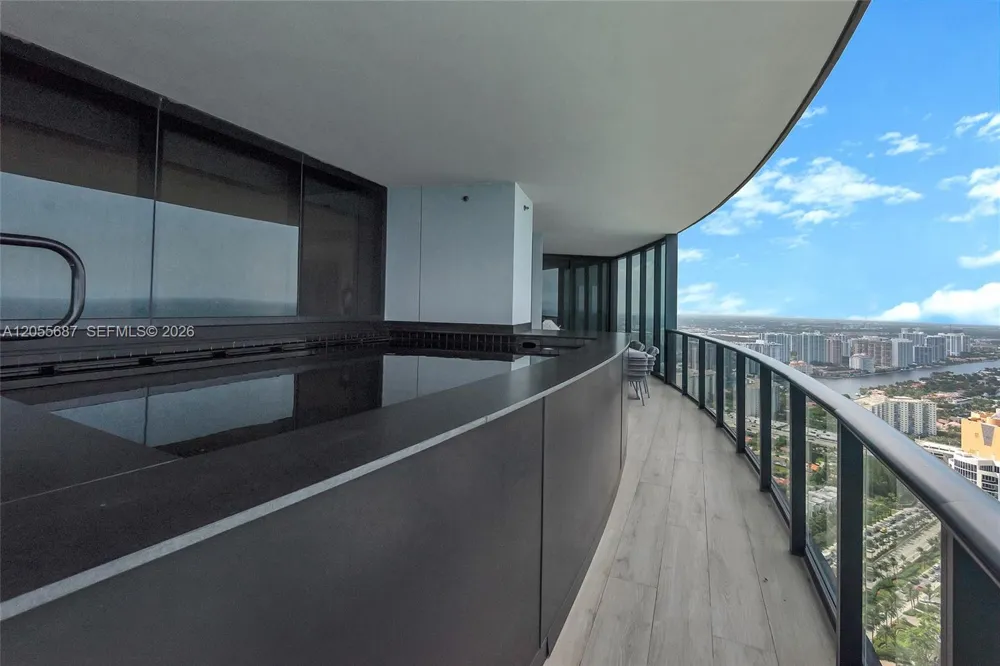 18555 Collins Ave #4705 Sunny Isles Beach, FL 33160