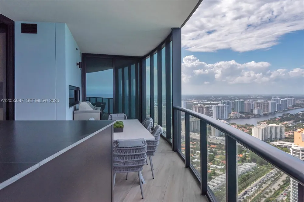 18555 Collins Ave #4705 Sunny Isles Beach, FL 33160