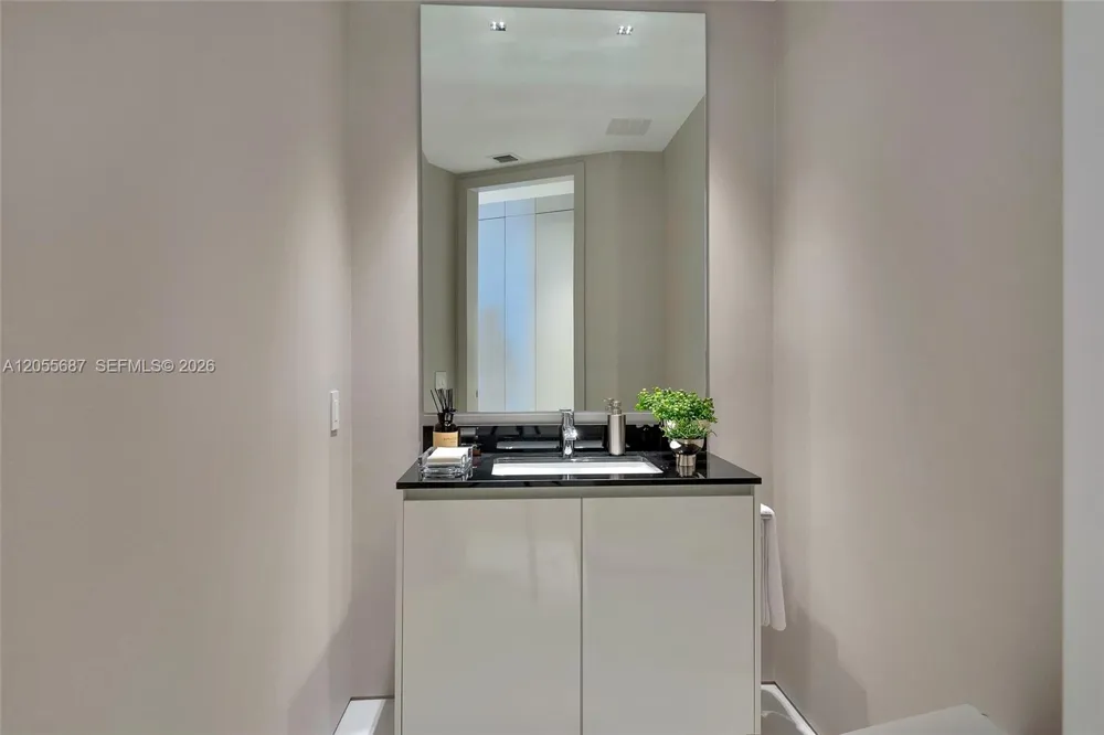 18555 Collins Ave #4705 Sunny Isles Beach, FL 33160