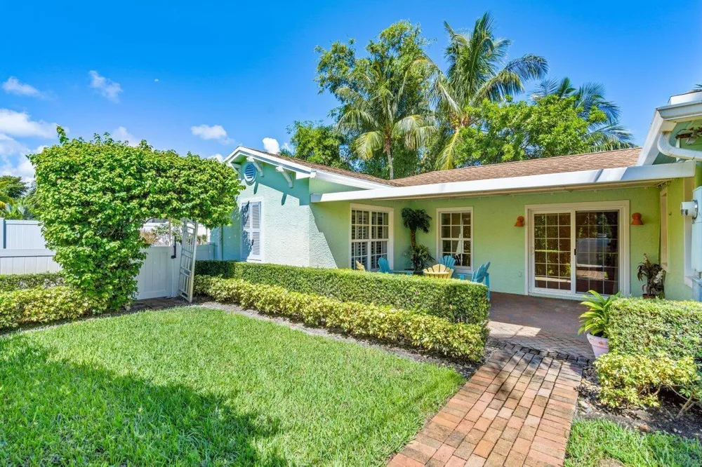 520 NE 3RD AVENUE Delray Beach, FL 33444