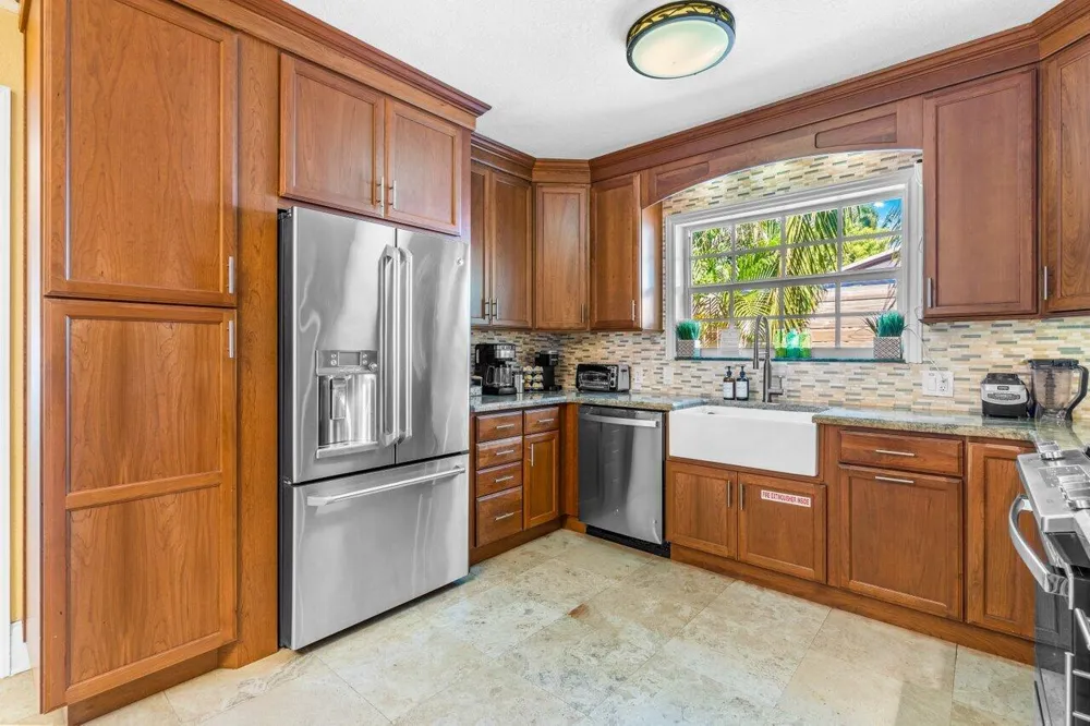 520 NE 3RD AVENUE Delray Beach, FL 33444
