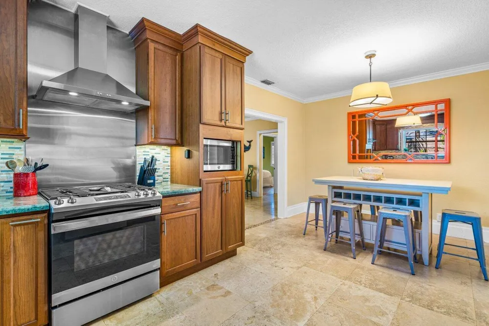 520 NE 3RD AVENUE Delray Beach, FL 33444