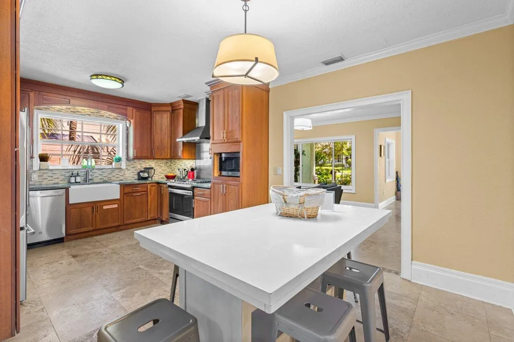 520 NE 3RD AVENUE Delray Beach, FL 33444
