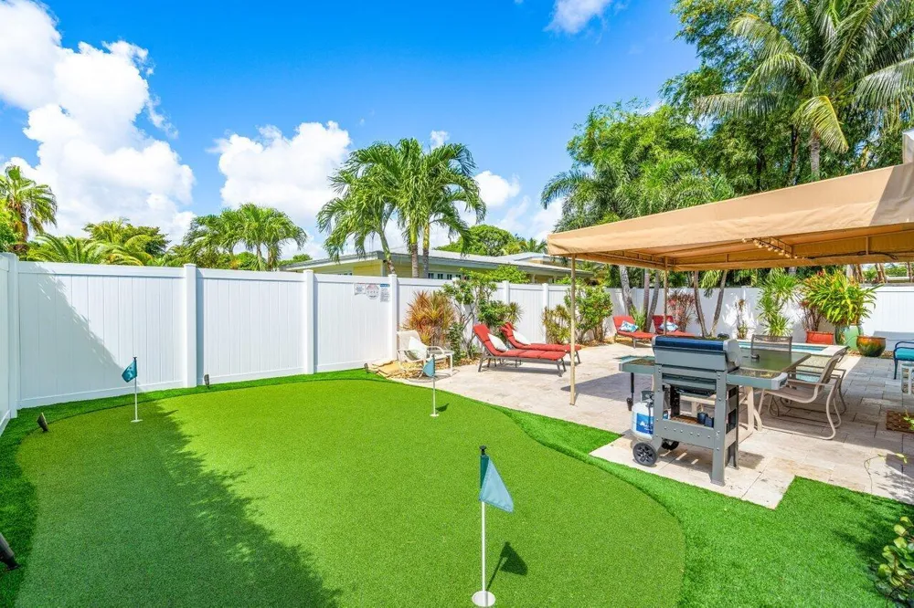 520 NE 3RD AVENUE Delray Beach, FL 33444