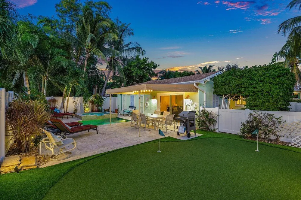 520 NE 3RD AVENUE Delray Beach, FL 33444