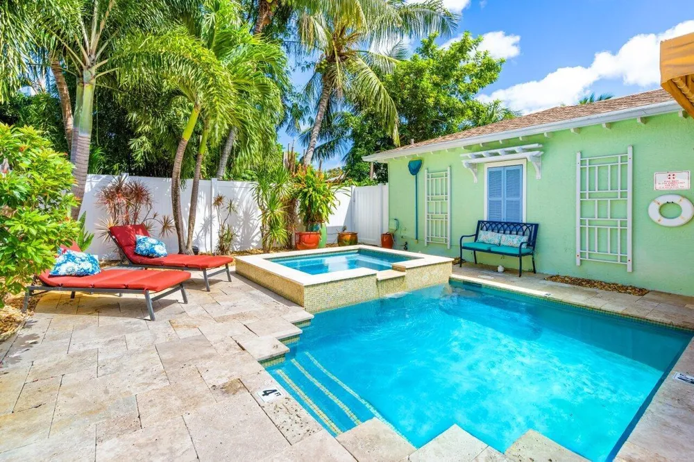 520 NE 3RD AVENUE Delray Beach, FL 33444