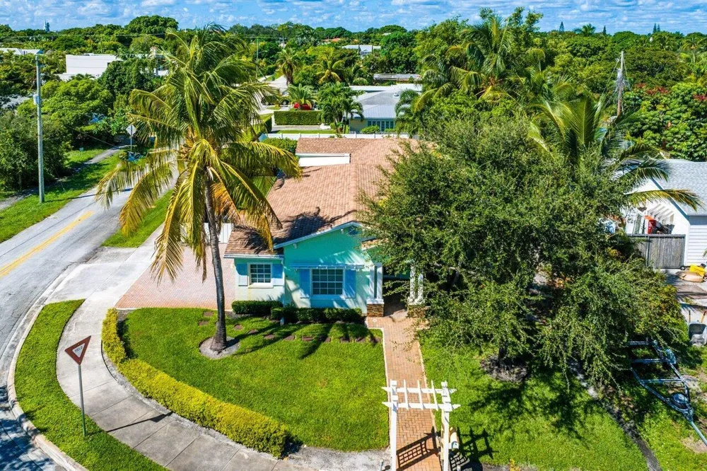 520 NE 3RD AVENUE Delray Beach, FL 33444