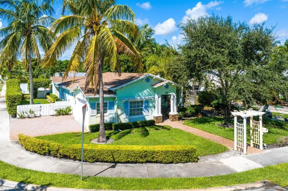520 NE 3RD AVENUE Delray Beach, FL 33444