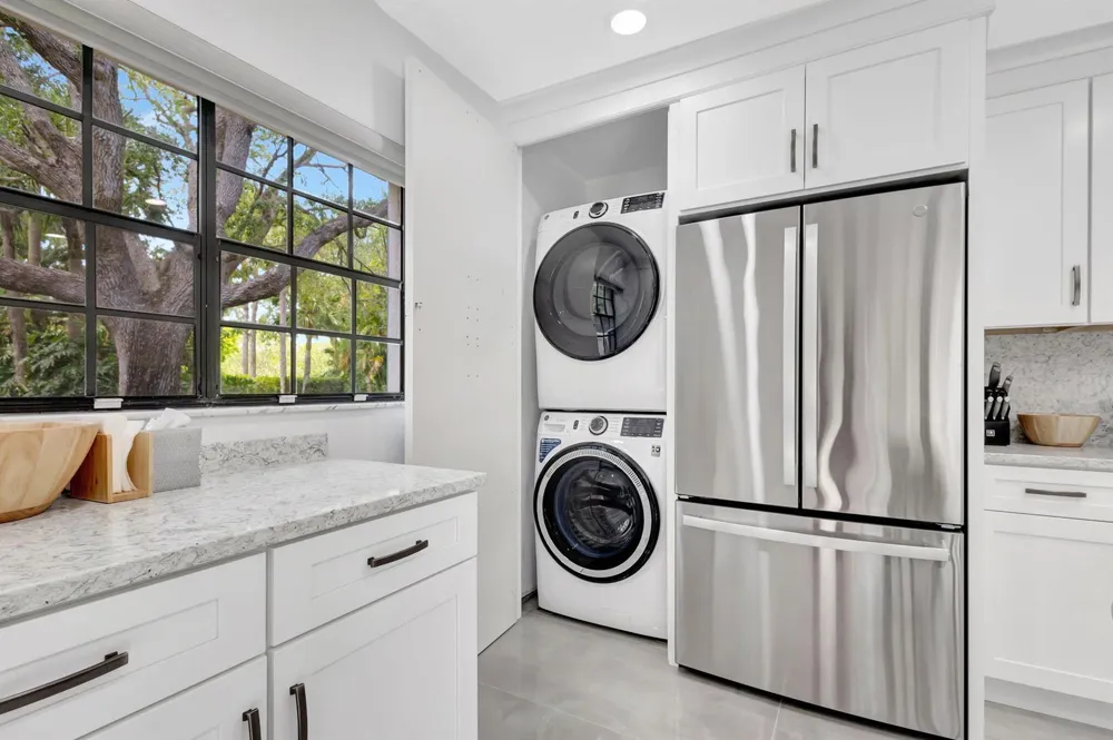 355 Prestwick Circle #4 Palm Beach Gardens, FL 33418