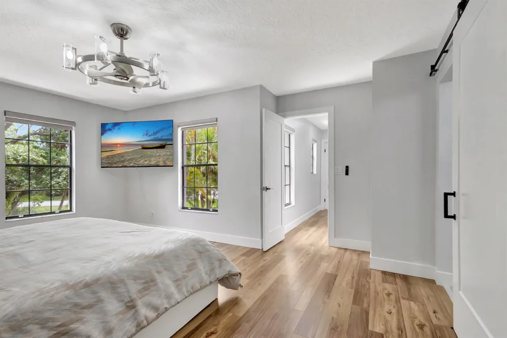 355 Prestwick Circle #4 Palm Beach Gardens, FL 33418