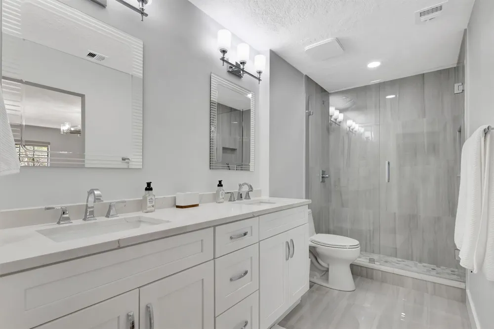 355 Prestwick Circle #4 Palm Beach Gardens, FL 33418