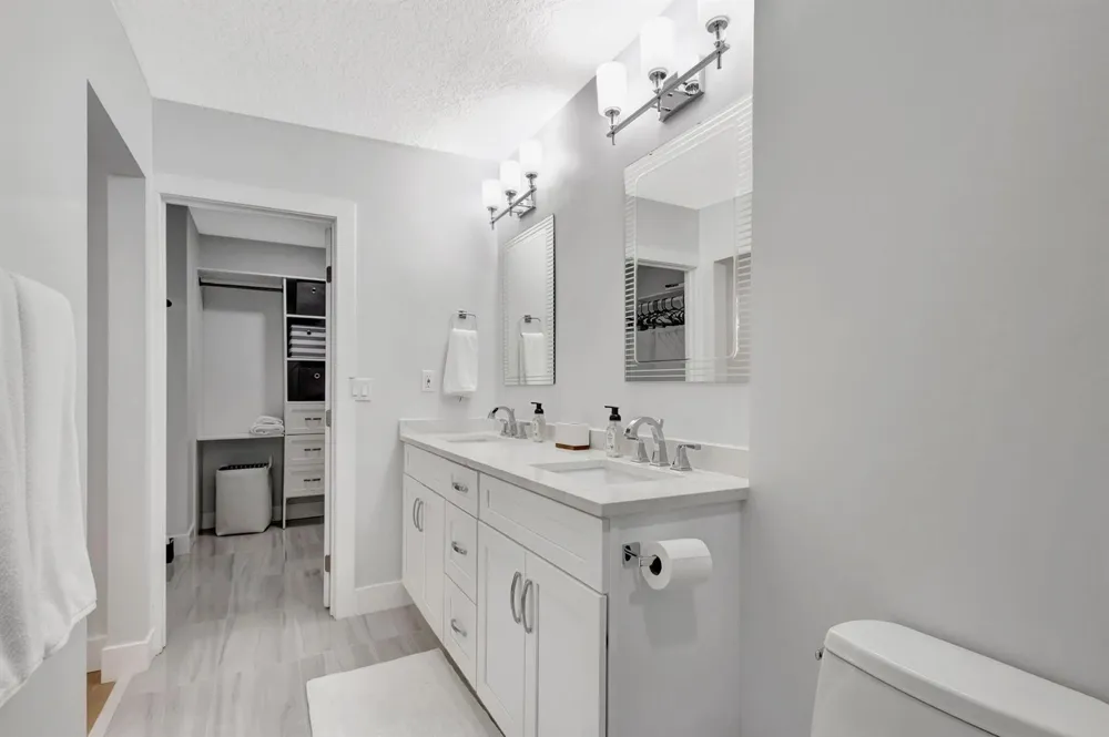 355 Prestwick Circle #4 Palm Beach Gardens, FL 33418