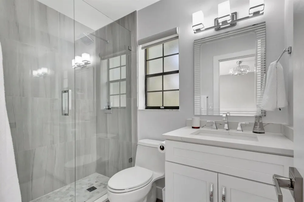 355 Prestwick Circle #4 Palm Beach Gardens, FL 33418
