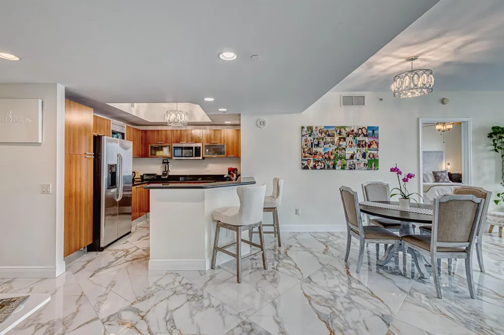 2640 LAKE SHORE DRIVE #2014 Riviera Beach, FL 33404