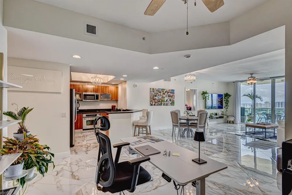 2640 LAKE SHORE DRIVE #2014 Riviera Beach, FL 33404