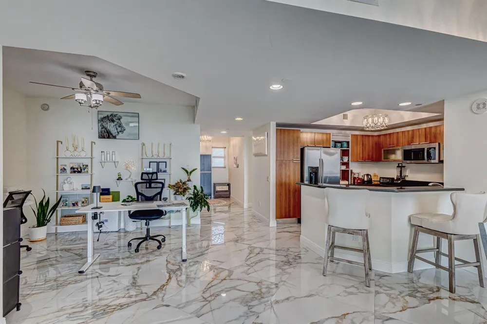 2640 LAKE SHORE DRIVE #2014 Riviera Beach, FL 33404