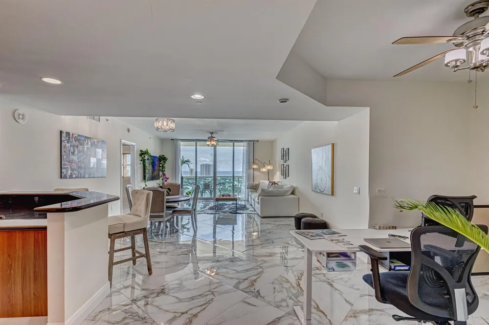 2640 LAKE SHORE DRIVE #2014 Riviera Beach, FL 33404