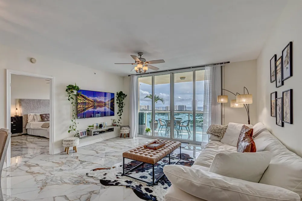 2640 LAKE SHORE DRIVE #2014 Riviera Beach, FL 33404