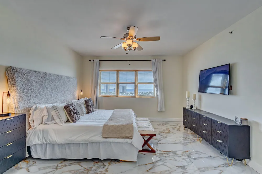 2640 LAKE SHORE DRIVE #2014 Riviera Beach, FL 33404