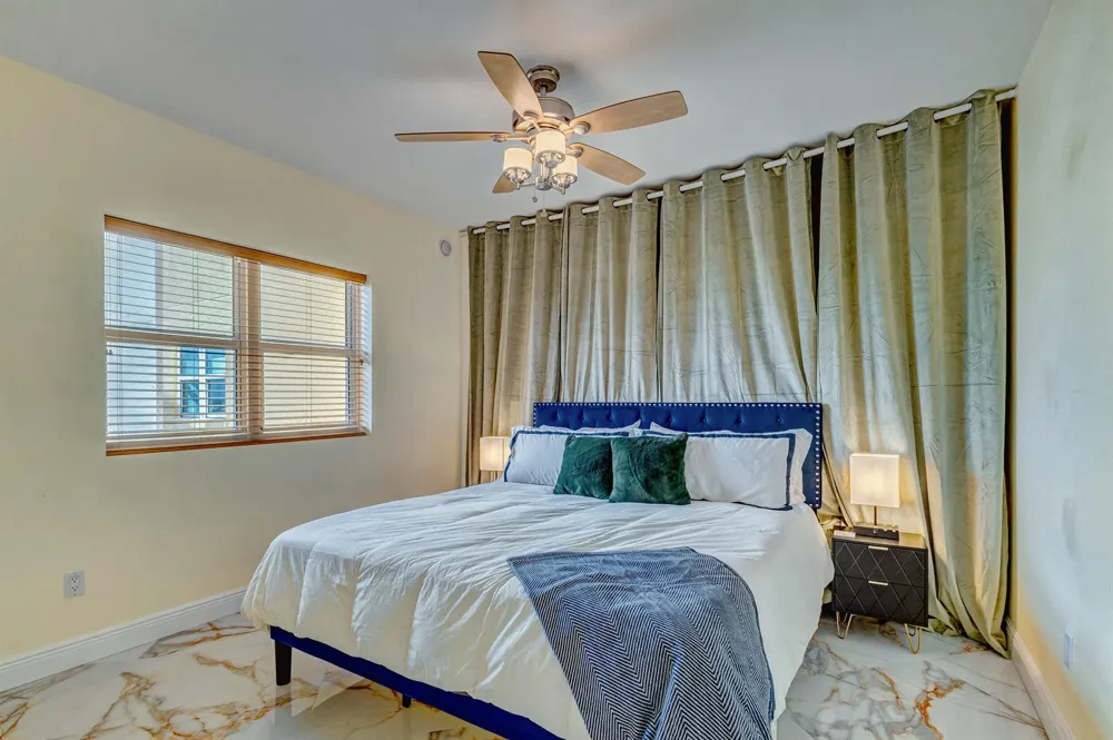 2640 LAKE SHORE DRIVE #2014 Riviera Beach, FL 33404