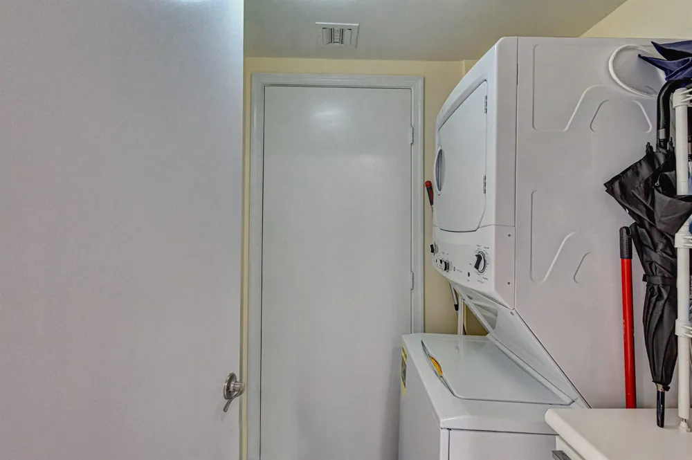 2640 LAKE SHORE DRIVE #2014 Riviera Beach, FL 33404