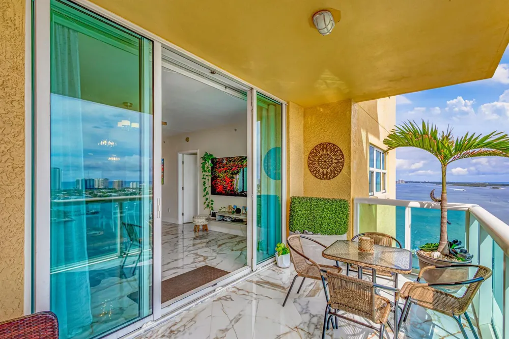 2640 LAKE SHORE DRIVE #2014 Riviera Beach, FL 33404
