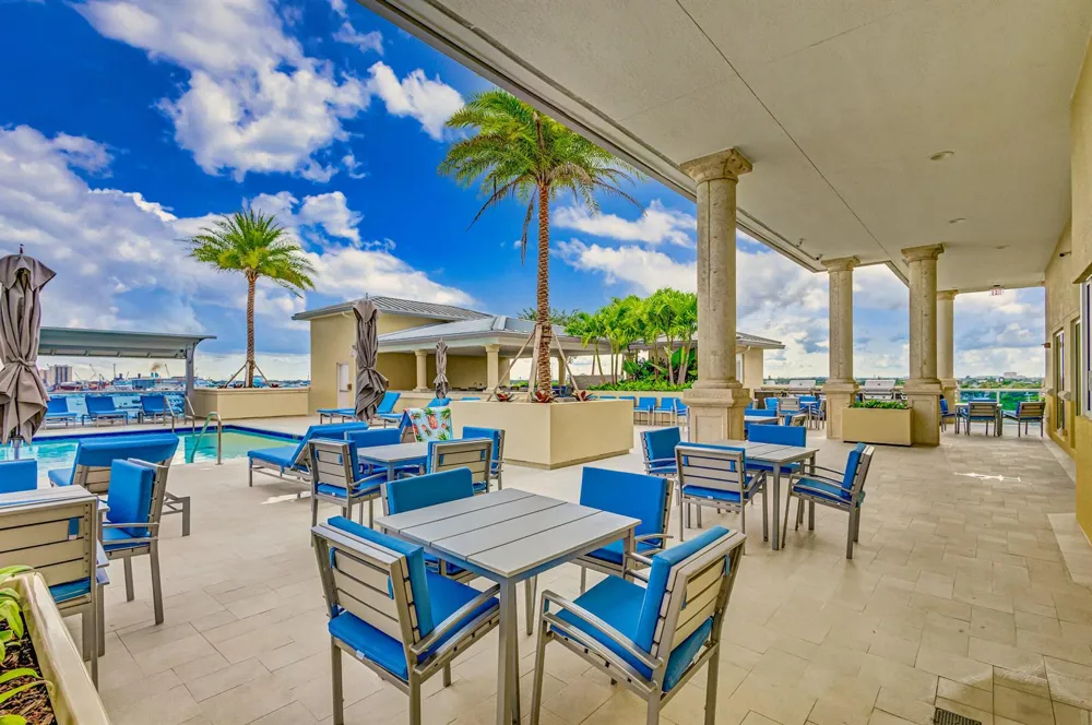 2640 LAKE SHORE DRIVE #2014 Riviera Beach, FL 33404