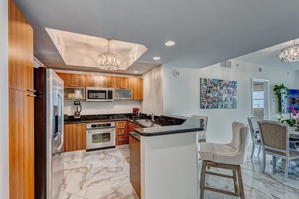 2640 LAKE SHORE DRIVE #2014 Riviera Beach, FL 33404