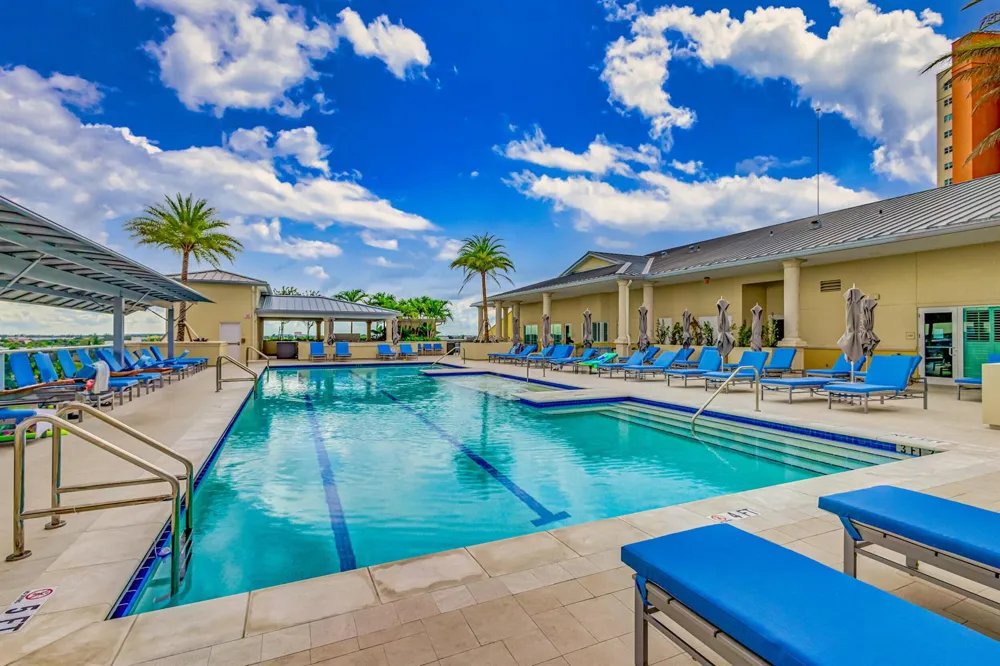 2640 LAKE SHORE DRIVE #2014 Riviera Beach, FL 33404
