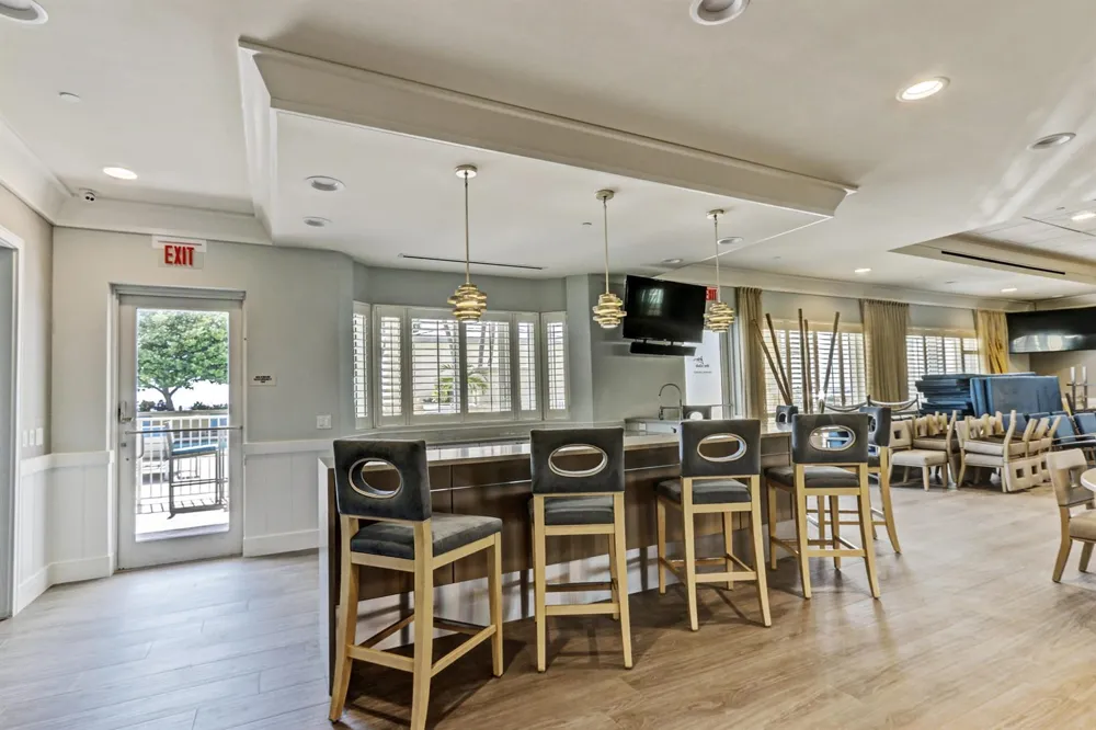 2640 LAKE SHORE DRIVE #2014 Riviera Beach, FL 33404