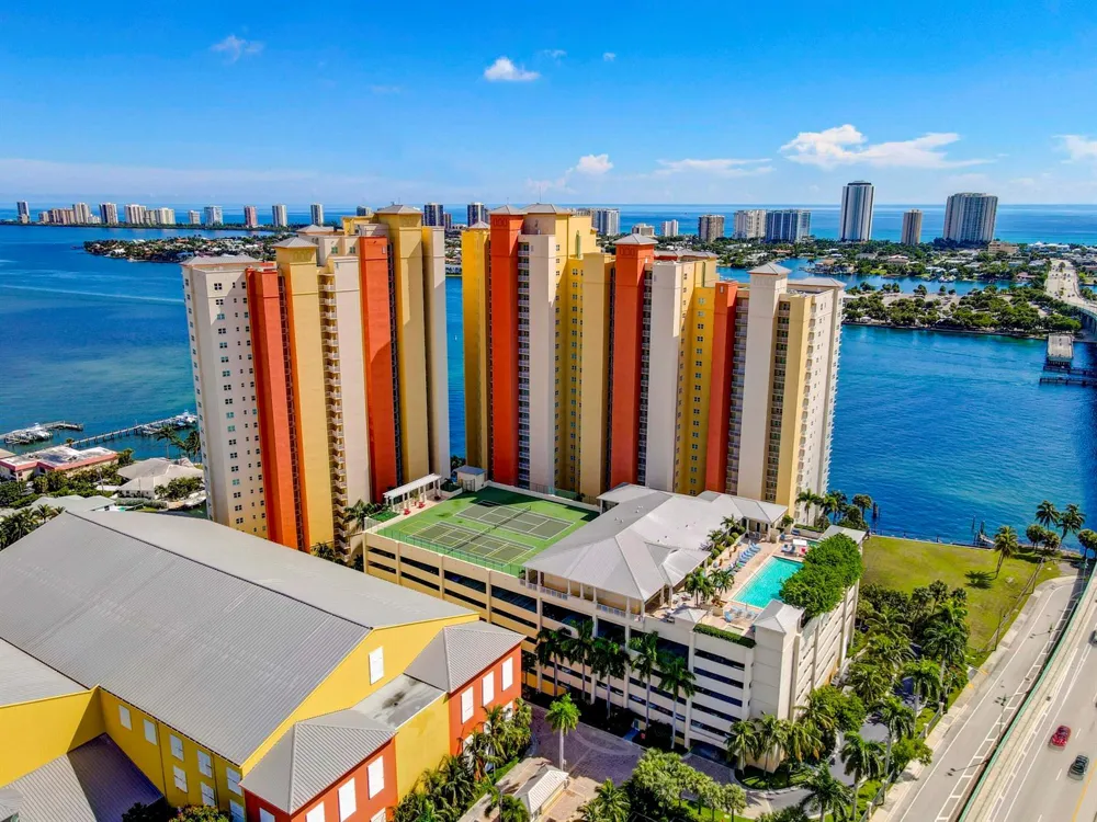 2640 LAKE SHORE DRIVE #2014 Riviera Beach, FL 33404