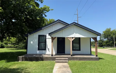 2038 Quincy Avenue