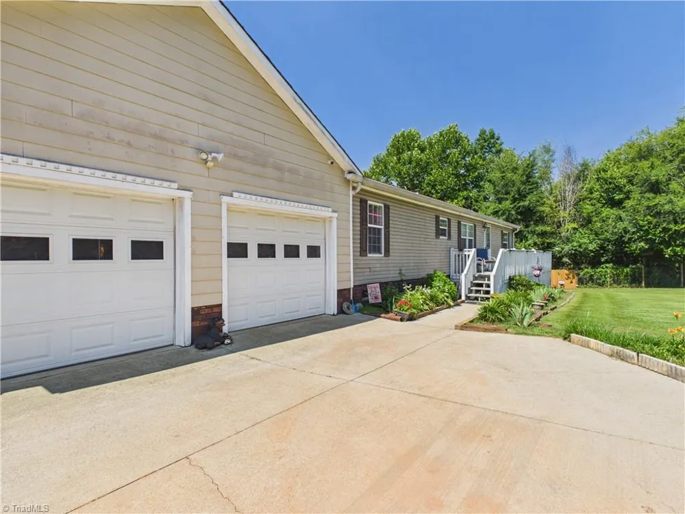 504 Nc Highway 62 Pleasant Garden, NC 27313