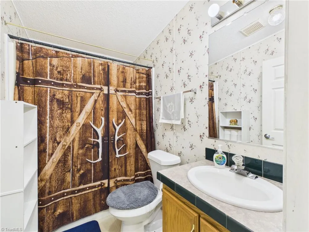 504 Nc Highway 62 Pleasant Garden, NC 27313