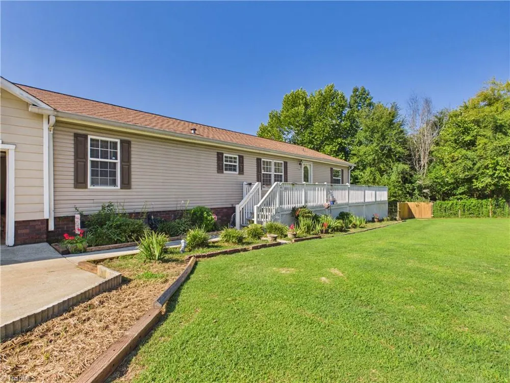 504 Nc Highway 62 Pleasant Garden, NC 27313