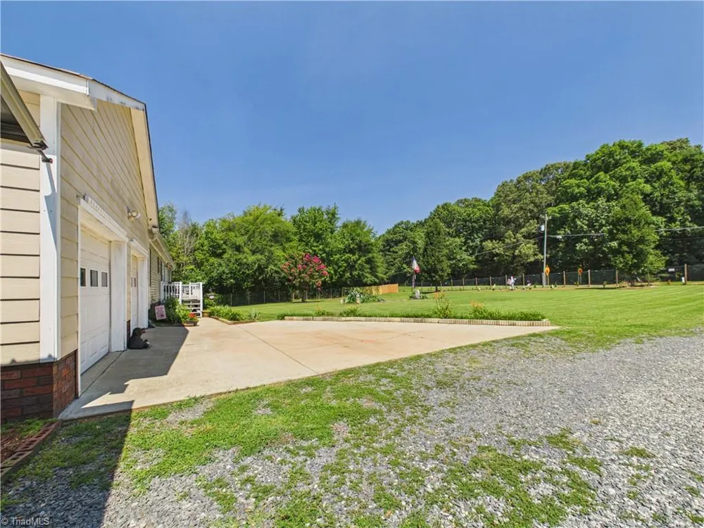 504 Nc Highway 62 Pleasant Garden, NC 27313