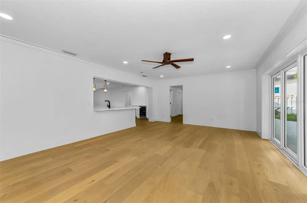 850 RAFAEL BOULEVARD NE St Petersburg, FL 33704