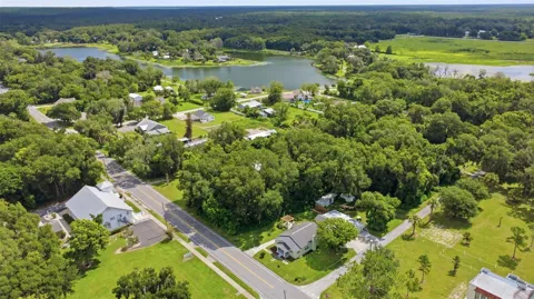 S LAKEVIEW DRIVE