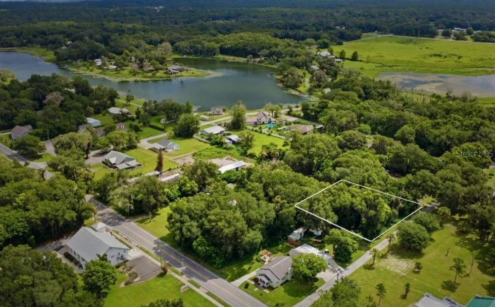 S LAKEVIEW DRIVE Lake Helen, FL 32744